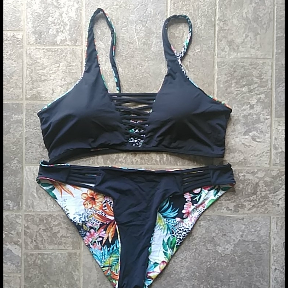 Bathing suit - Picture 3 of 4
